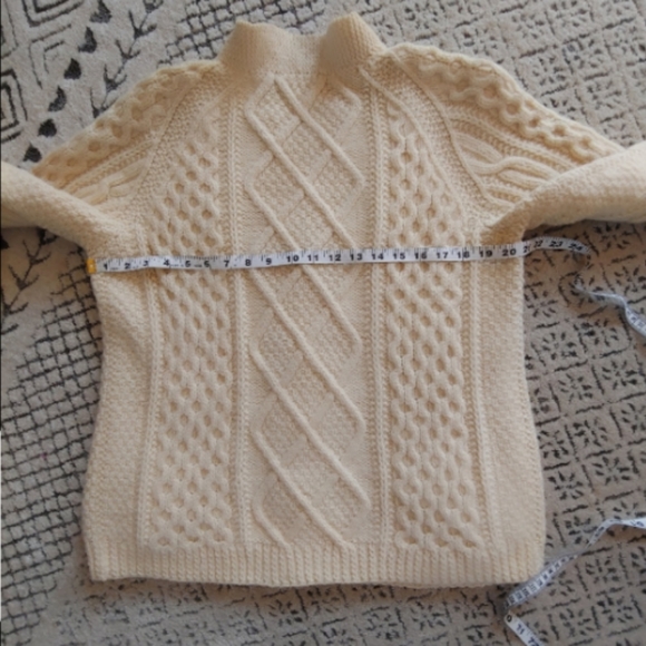 Vintage Joseph F. Heron 100% Irish Wool Handknit Sweater. - Picture 7 of 11
